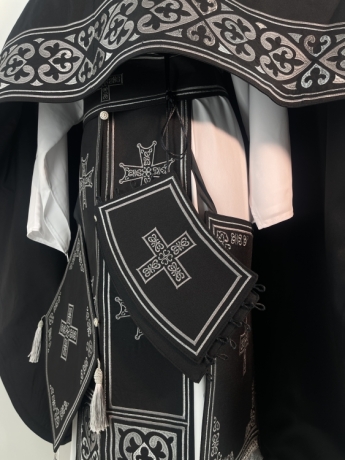 Облачення священника, вишите на габардині, вишивка "Сердечка" з вишитим галуном