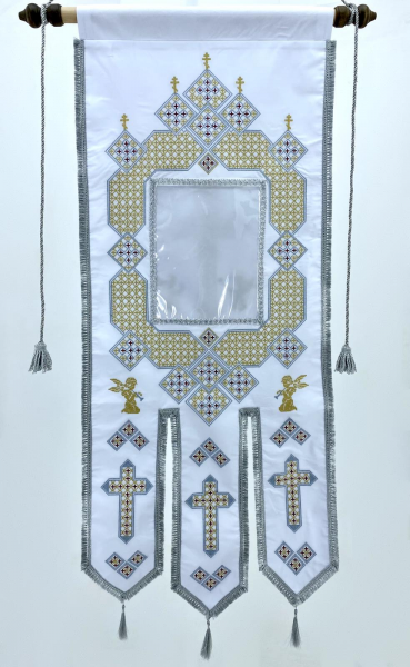 Хоругвы вышитые (пара) с комплектом икон