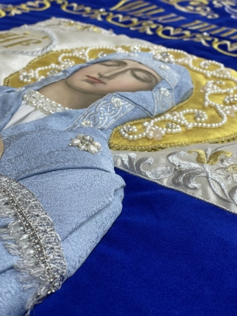 Плащаниця Богородиці на оксамиті 165х100см (вишивка орнамент, вишита та розсшита середина)