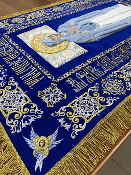 Плащаниця Богородиці на оксамиті 165х100см (вишивка орнамент, вишита та розсшита середина)