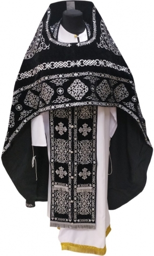 Облачение священника, вышитое на бархате, вишивка