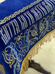 Плащаниця Богородиці на оксамиті 150х95см (вишивка лілії, вишита та розсшита середина)