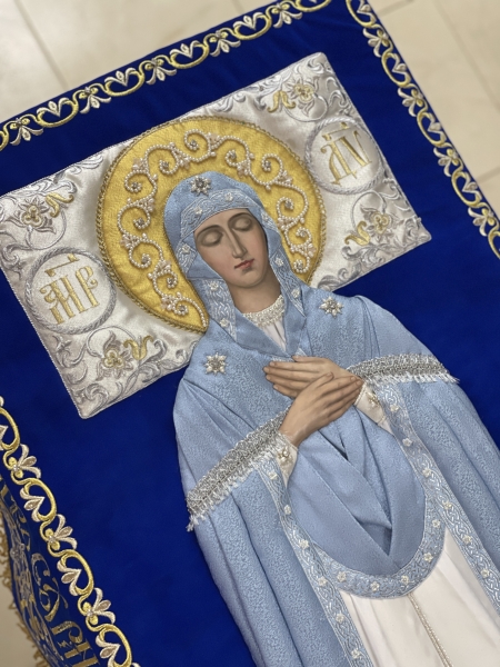 Плащаниця Богородиці на оксамиті 150х90см (вишивка орнамент 2, вишита та розсшита середина)