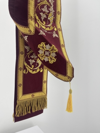 Орарь вишитий, з пришивним галуном, вишивка листочок