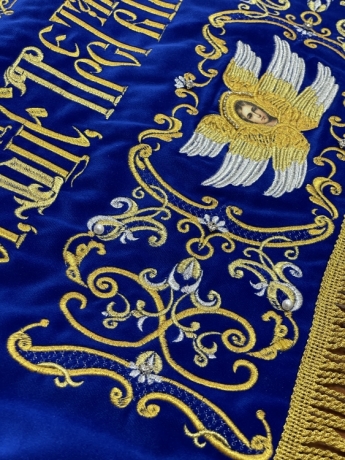 Плащаниця Богородиці на оксамиті 120х80см (вишивка орнамент 2, вишита та розсшита середина)