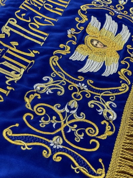 Плащаниця Богородиці на оксамиті 120х80см (вишивка орнамент 2, вишита та розсшита середина)