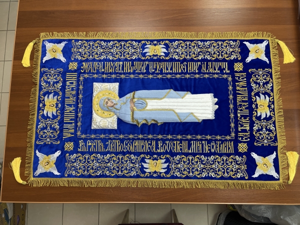 Плащаниця Богородиці на оксамиті 120х80см (вишивка орнамент 2, вишита та розсшита середина)