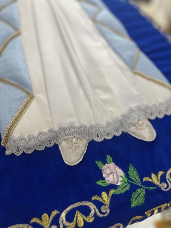 Плащаниця Богородиці на оксамиті 160х100см (вишивка Роза, вишита та розсшита середина)