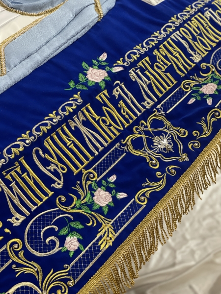 Плащаниця Богородиці на оксамиті 160х100см (вишивка Роза, вишита та розсшита середина)