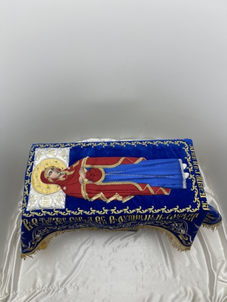 Плащаниця Богородиці на оксамиті 120х80см (вишивка виноград, вишита та розсшита середина) 2
