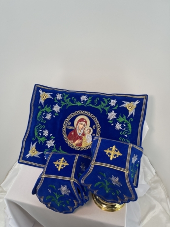 Покровці та воздухи, вишиті на оксамиті, вишивка "Лілії"