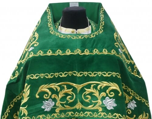 Облачение священника, вишитое на бархате, вишитая середина, с вишитим галуном