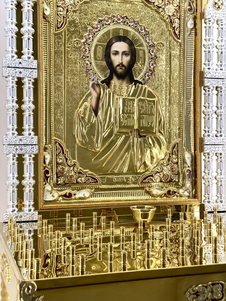 Панахідний стіл з іконою спасителя