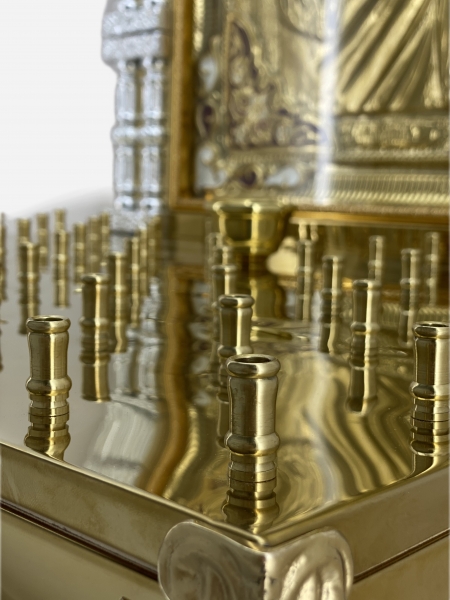 Панахідний стіл з іконою спасителя