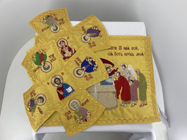 Облачення священника комбіноване з парчі, з вишитим опліччям