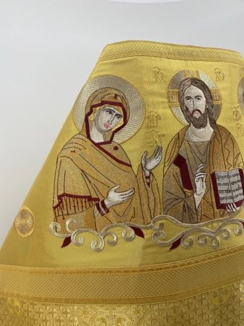 Облачення священника комбіноване з парчі, з вишитим опліччям
