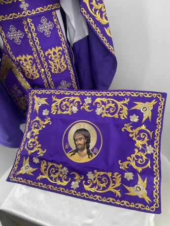 Облачення священника, вишите на парчі, вишита середина, з вишитим галуном