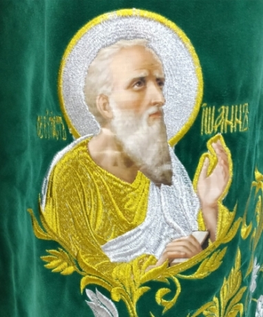 Облачение священника, вишитое на бархате, вишитая середина с иконами, вишитий галун