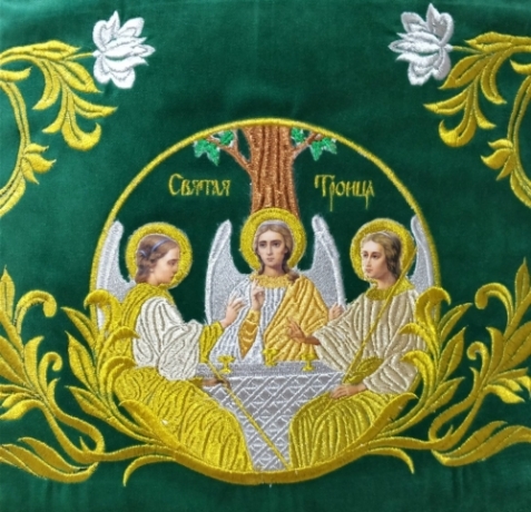 Облачение священника, вишитое на бархате, вишитая середина с иконами, вишитий галун