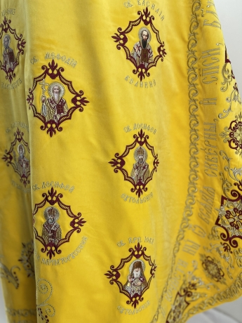 Облачення священника, вишите на оксамиті, з вишитим галуном, вишивка "Святительська"
