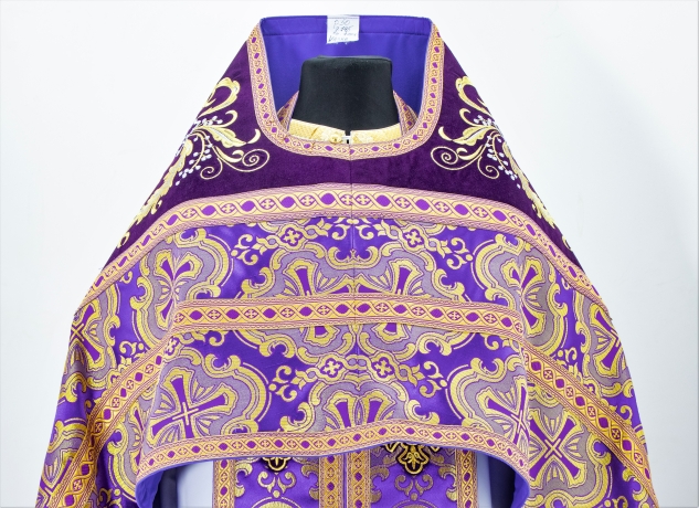 Облачення священника комбіноване з парчі, з вишитим опліччям, вишивка "Роза"