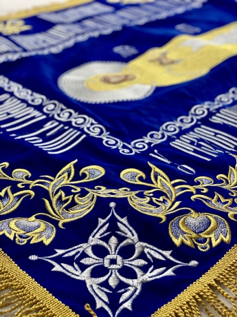 Плащаниця Богородиці на оксамиті (Ангели, срібло) (вишивка бутон, вишита середина)