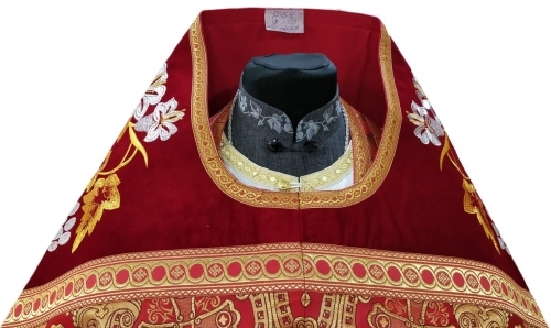 Облачення священника комбіноване з парчі "Грецький хрест", з вишитим опліччям, вишивка "Лілія"