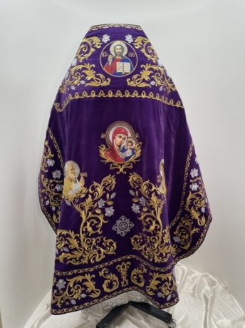 Облачення священника, вишите на оксамиті, вишита середина з іконами, з вишитим галуном 