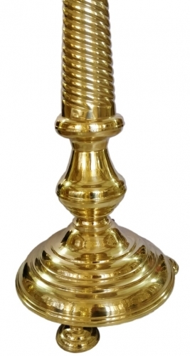 Подсвечник 82 свечи на три лампады