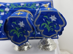 Покровці та воздухи з іконою Богородиці "Семистрільна" вишивка лілії