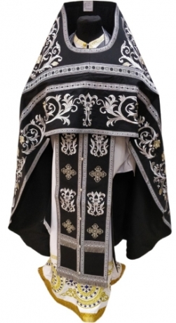 Облачение священника, вышитое на габардине, вышивка "Роза" с пришитым галуном