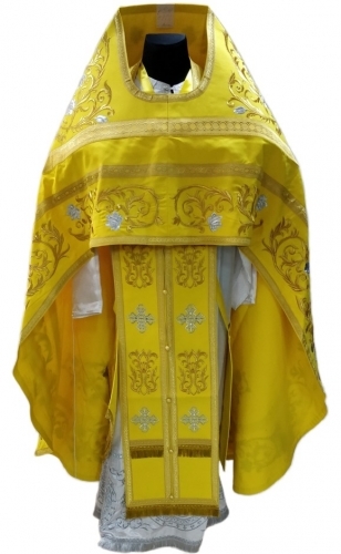 Облачение священника, вишитое на габардине, вышивка