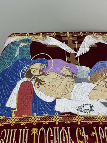 Плащаниця вишита на оксамиті церковнослов'янською мовою, вишивка орнамент, з предстоящими, лицева вишивка 120х85 