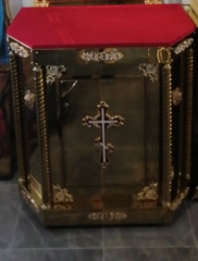 Жертовник на 4 колони, шестигранний, 90х60см 