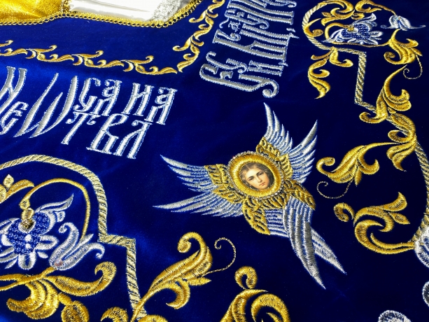 Плащаниця Богородиці на оксамиті 120х80см (Ангели, срібло) (вишивка виноград, вишита та розсшита середина)