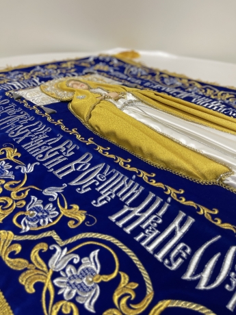 Плащаниця Богородиці на оксамиті 120х80см (Ангели, срібло) (вишивка виноград, вишита та розсшита середина)