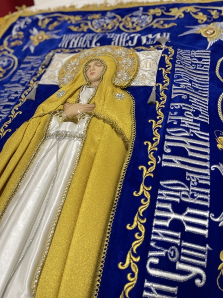 Плащаниця Богородиці на оксамиті 120х80см (Ангели, срібло) (вишивка виноград, вишита та розсшита середина)