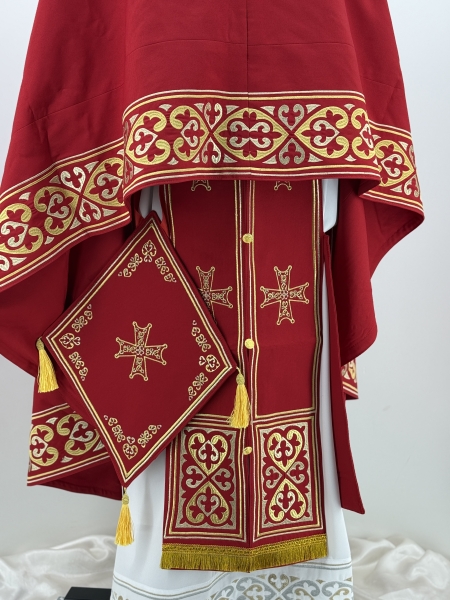 Облачення священника Грецький крій, тканина оксамит, з вишитим галуном, вишивка "Сердечка"