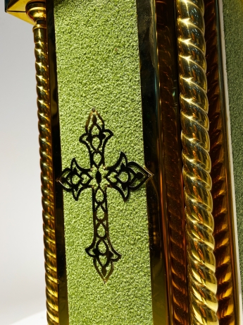 Жертва на храм з трубами лат, булат, тканиною і лазер. 24,5х24,5см (висота 83см)