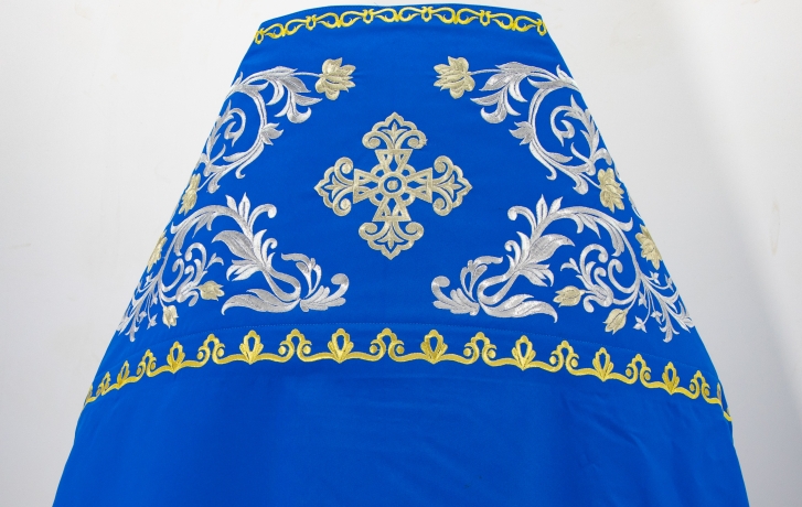 Облачение священника, вишитое на габардине, вишивка "Роза" с вишитим галуном