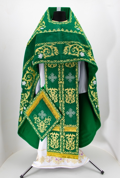 Облачение священника, вышитое на бархате, вишивка