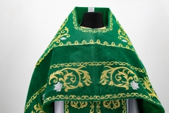 Облачение священника, вышитое на бархате, вишивка "Роза" с вишитим галуном
