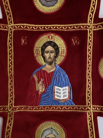 Комбіноване облачення священника вишите на оксамиті, з вишитими іконами, вишивка "Пасхальна"