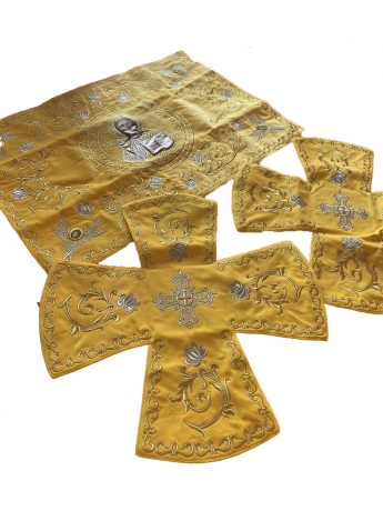 Покровці та воздух з вишивкою "Лілія", з вишитим галуном та іконою "Спаситель"