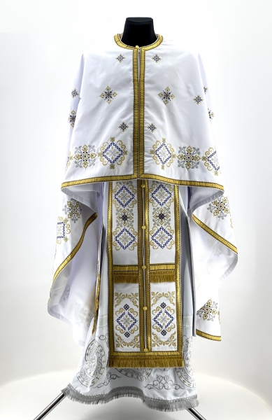 Облачення священника грецький крій, вишите французьким хрестиком на габардині з пришивним галуном