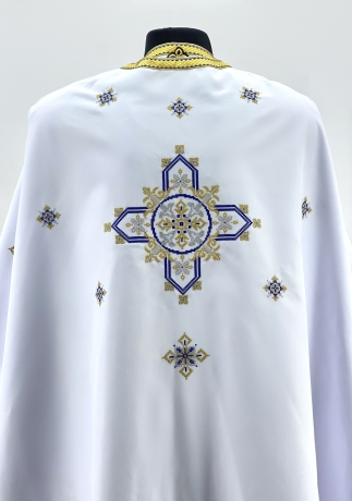 Облачення священника грецький крій, вишите французьким хрестиком на габардині з пришивним галуном