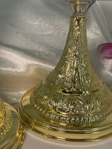 Потир-чаша з приладдям (1352)