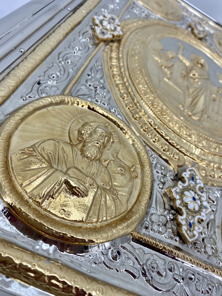 Євангліє напрестольне (Церковнослов'янською мовою) 46х34х9см