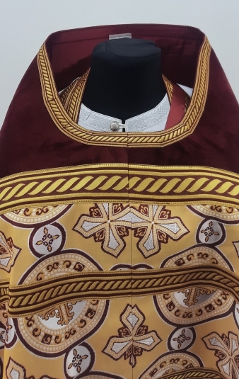 Облачення священника комбіноване з парчі, з вишитим опліччям