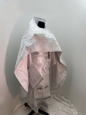 Облачення священника, з парчі з пришивним галуном